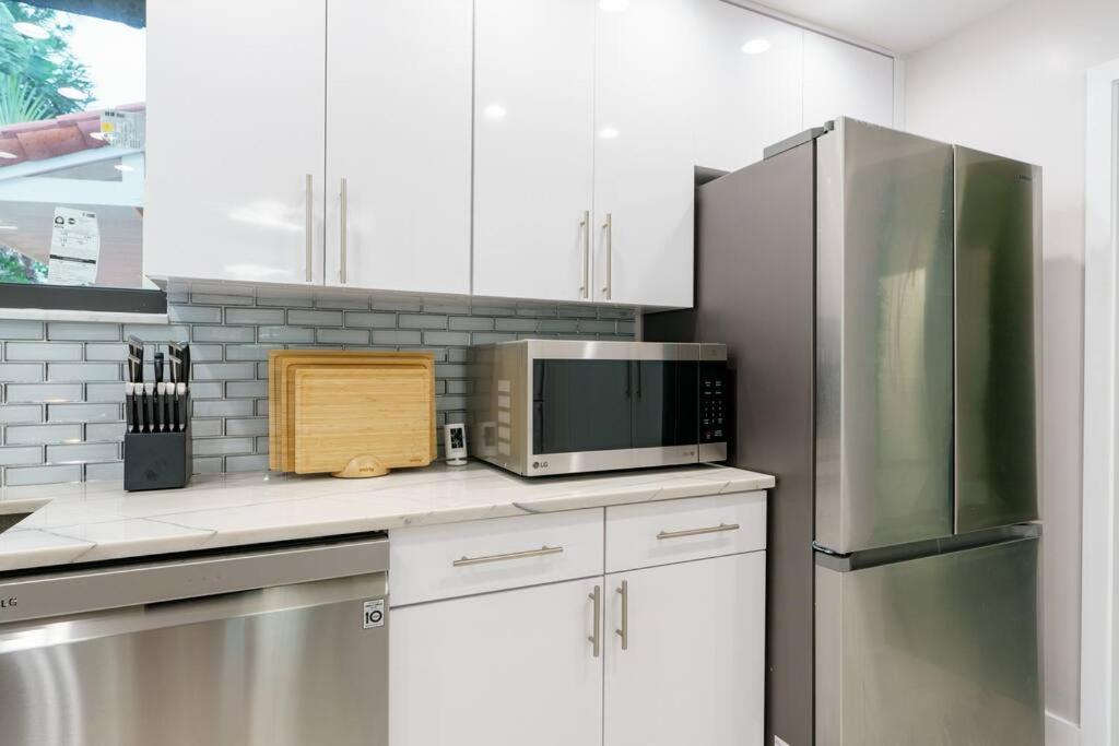 New & Calle Ocho With Arcade! Apartamento