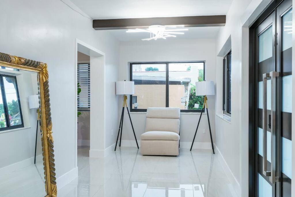 New & Calle Ocho With Arcade! Apartamento