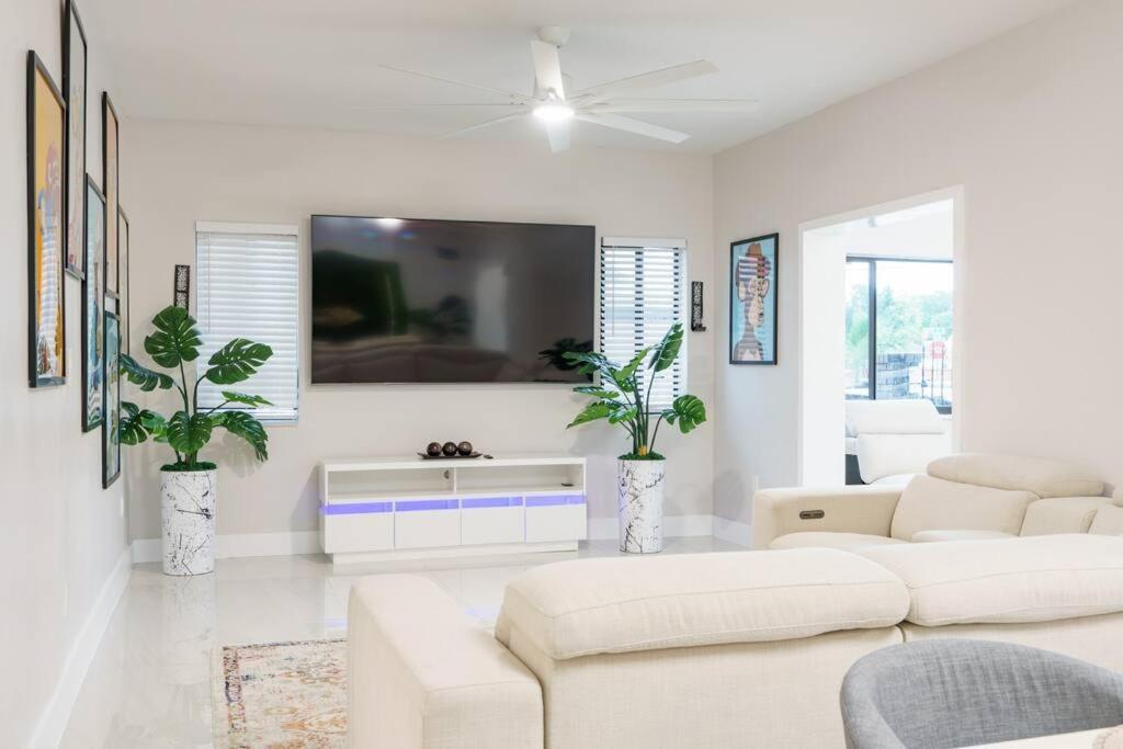 New & Calle Ocho With Arcade! Apartamento *