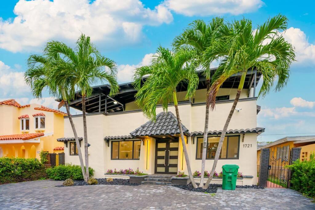 New & Calle Ocho With Arcade! Apartamento Miami